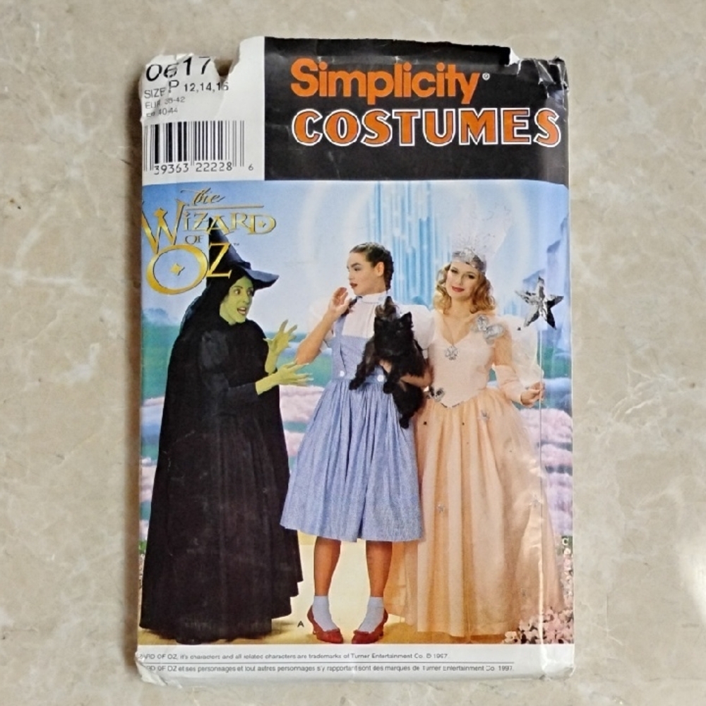 Simplicity Pattern -Wizard of Oz Kids - Dorothy, Good & Bad Witches